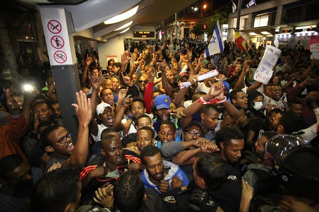 Ethiopian Israelis protest police brutality, in Jerusalem on April 30 (Photo: Haaretz)