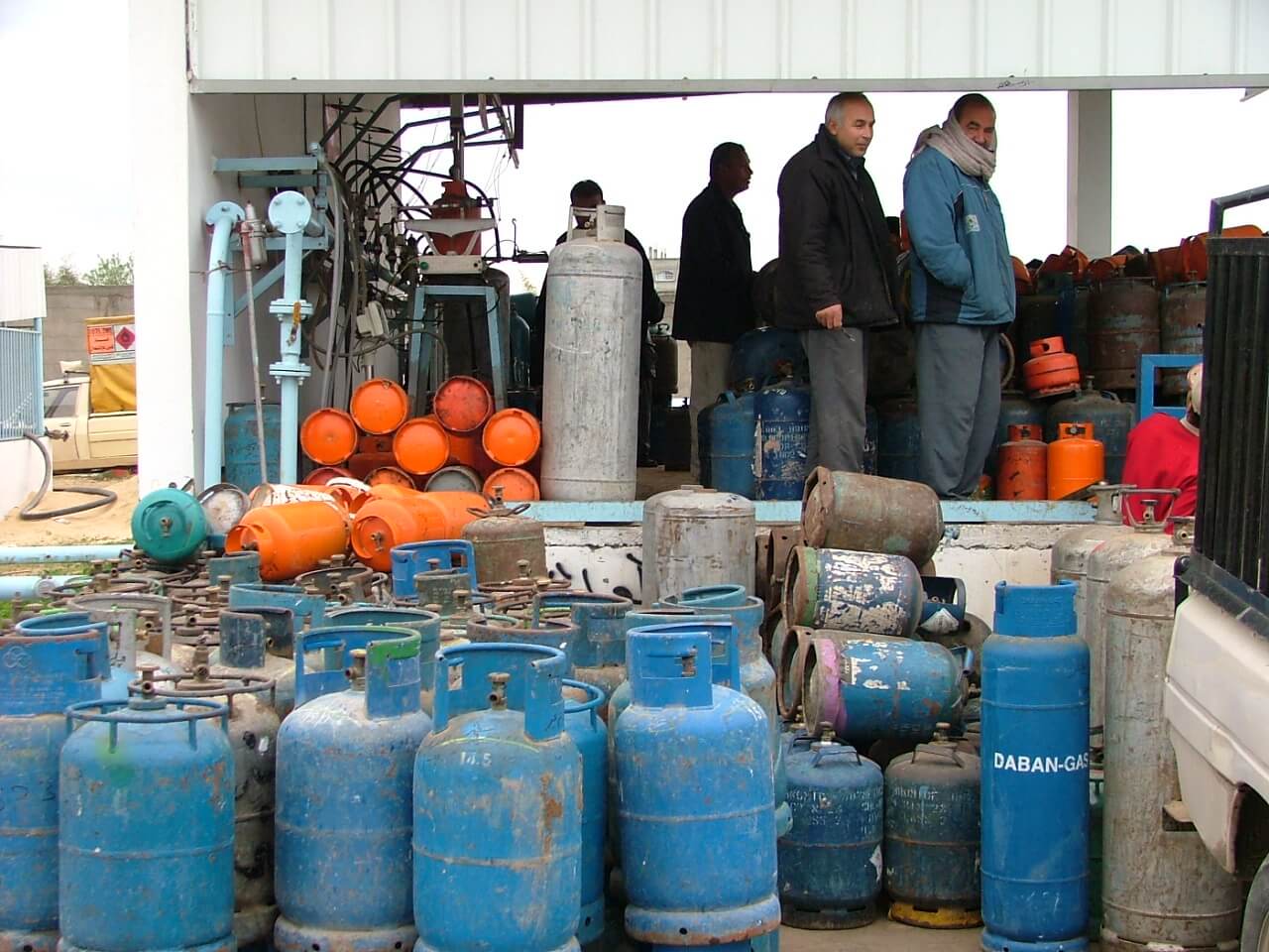 There is also a gas crisis in Gaza. Here people line up to receive their share of gas. (Photo: Isra Saleh El-Namy)