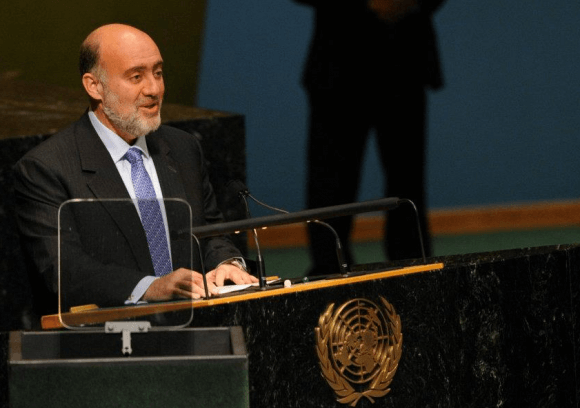Israel's UN Ambassador, Ron Prosor, gives a speech at the General Assemby in 2012. (Photo: SHAHAR AZRAN/Wikimedia Commons)