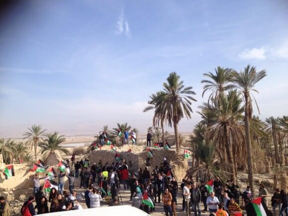 "Our village being rebuilt #EinHijleh #MelhAlArd" (Photo: Diana Alzeer via Twitter)