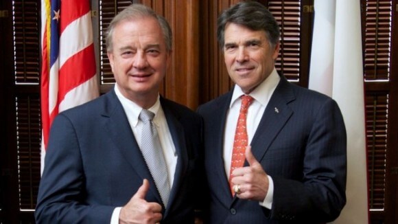 Texas Governor and former Republican presidential candidate Rick Perry, right, posing for a photo with Texas A&M University System Chancellor John Sharp (Photo: Texas A&M University)