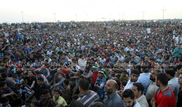  Fans who assembled to watch the match in the port of Gaza (photo: Alaa Shamaly