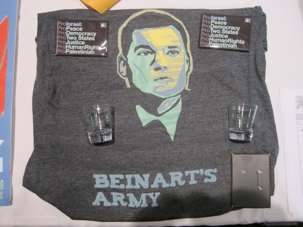 Peter Beinart's face on a J Street U t-shirt (Photo: Mairav Zonszein via 972 mag)
