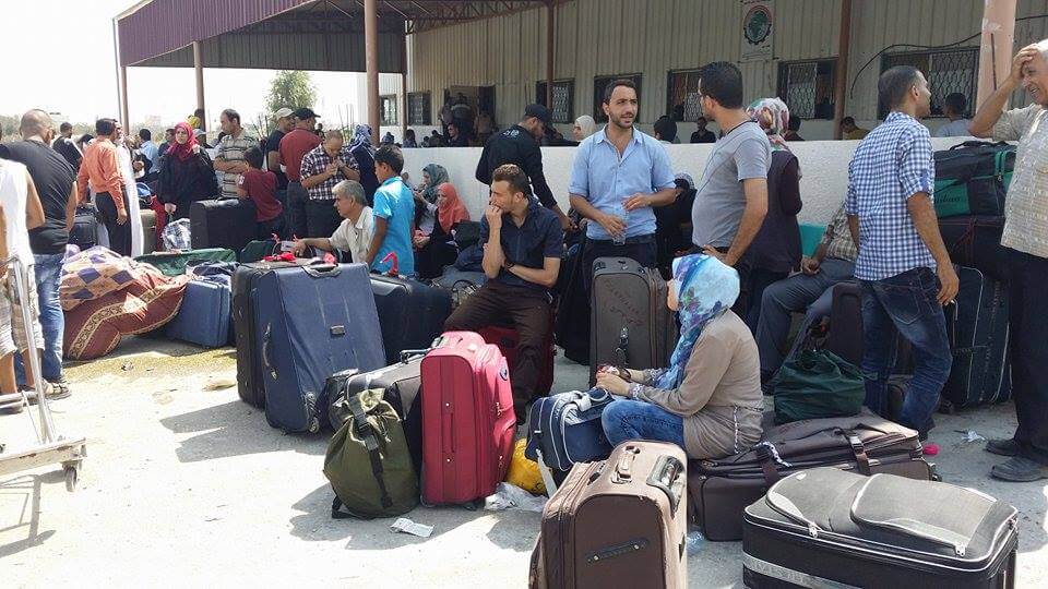 Waiting at the Rafah Crossing. (Photo: Isra Saleh El-Namy)