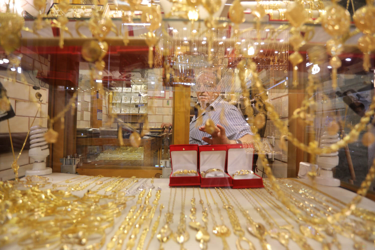 A gold shop in Gaza City's gold market. (Photo: Mohammed Asad)