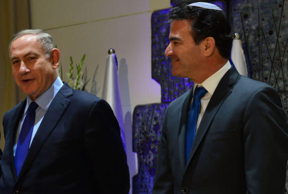 Benjamin Netanyahu and the head of Mossad, Yossi Cohen