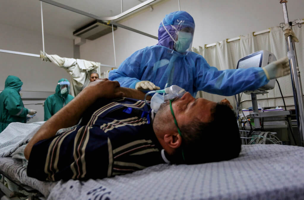 Palestinian doctors take part in a medical training for treating the coronavirus in the European Hospital in Khan Younis in the southern Gaza Strip on April 6, 2020. (Photo: Ashraf Amra/APA Images)