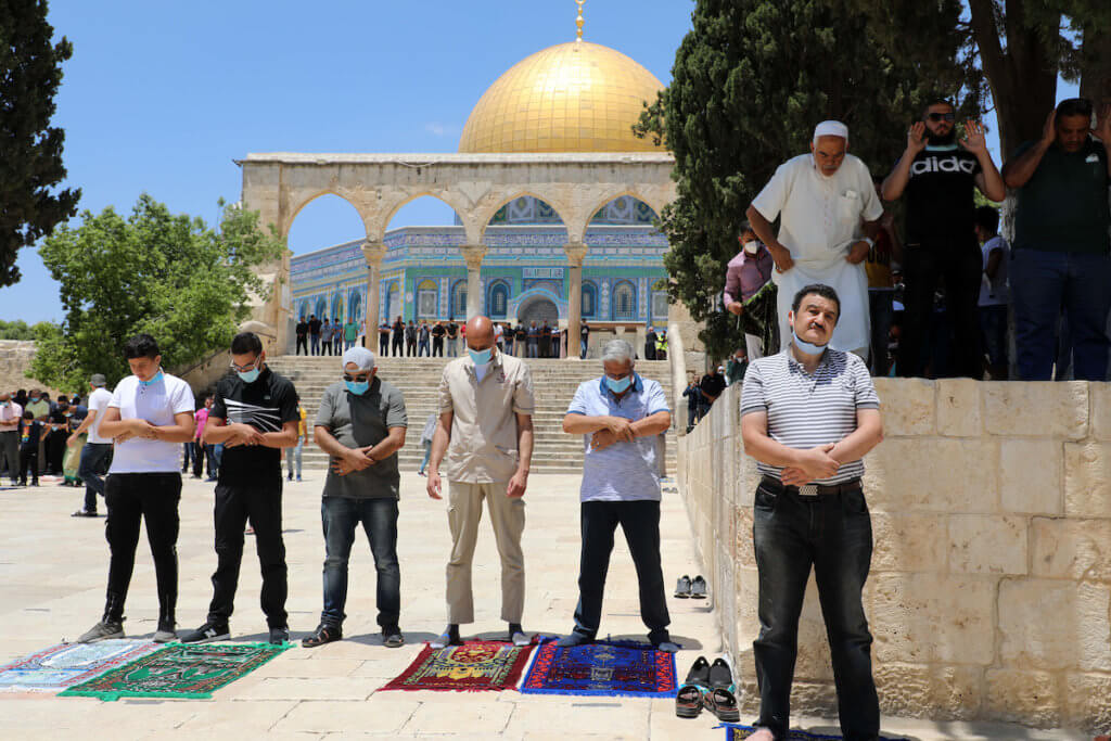 Palestinian Muslim worshipers perform the Friday prayer inside the al-Aqsa mosque, in Jerusalem's Old City on July 10, 2020. (Photo: Muhammed Qarout Idkaidek/APA Images)