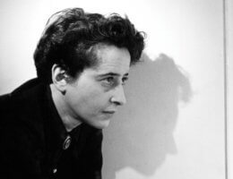 Hannah Arendt in 1944. Portrait by photographer Fred Stein (1909-1967) who emigrated 1933 from Nazi Germany to France and finally to the USA. (Photo: DPA Picture Alliance/Alamy)