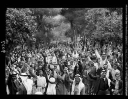 Palestinians in Abu Ghosh taking the oath of allegiance to the Arab cause during the Great Revolt in 1936. (Photo: G. Eric and Edith Matson Photograph Collection)
