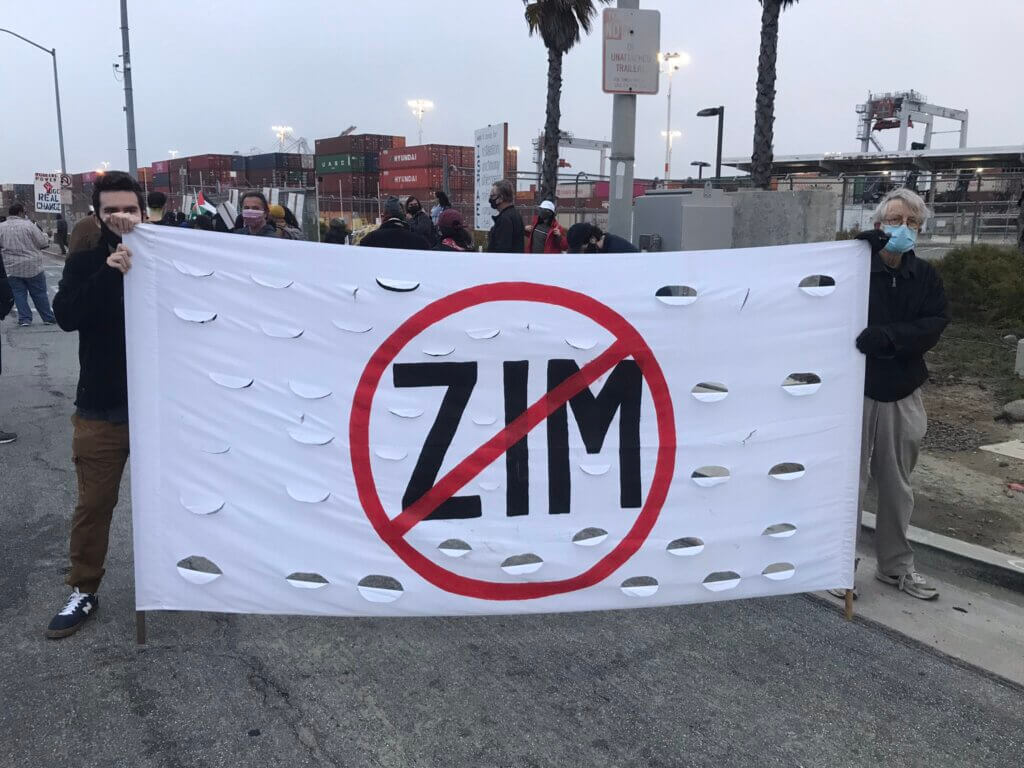 Activists picketing the entrances at the Port of Oakland to turn away the Israeli ZIM cargo ship on June 4, 2021. (Photo: Arab Resource Organizing Center)