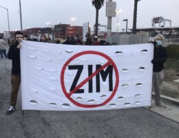 Activists picketing the entrances at the Port of Oakland to turn away the Israeli ZIM cargo ship on June 4, 2021. (Photo: Arab Resource Organizing Center)