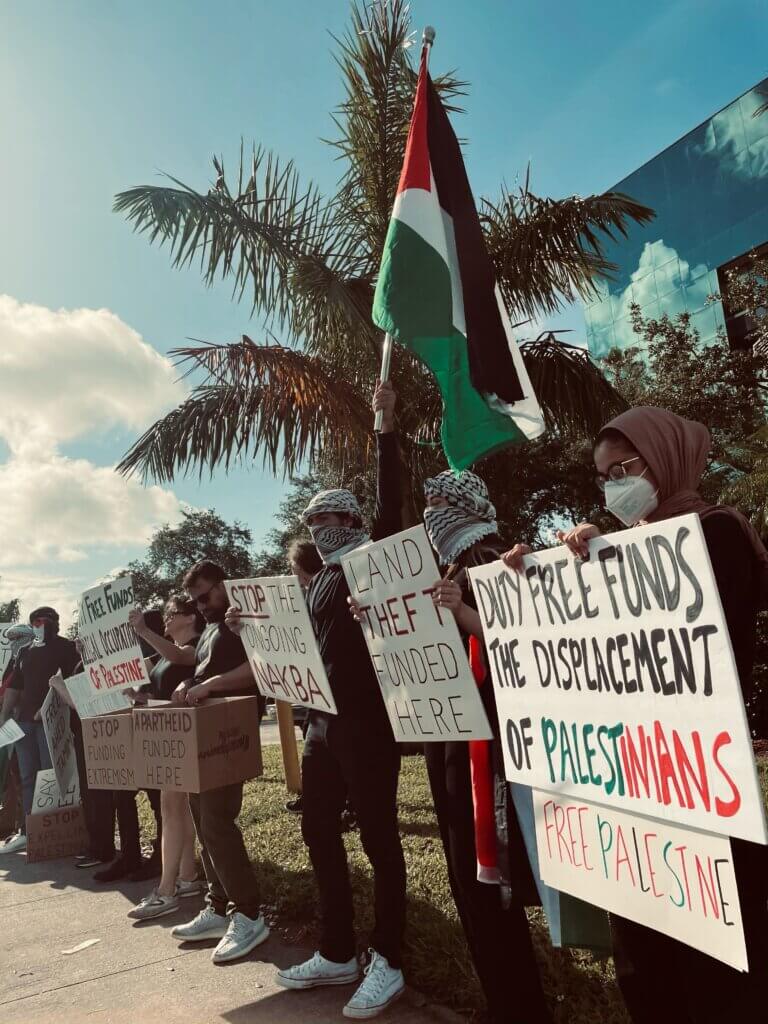 Protesters in front of Duty Free Americas headquarters in Hollywood, Florida, June 2, 2021. (Photo: JVP South Florida)