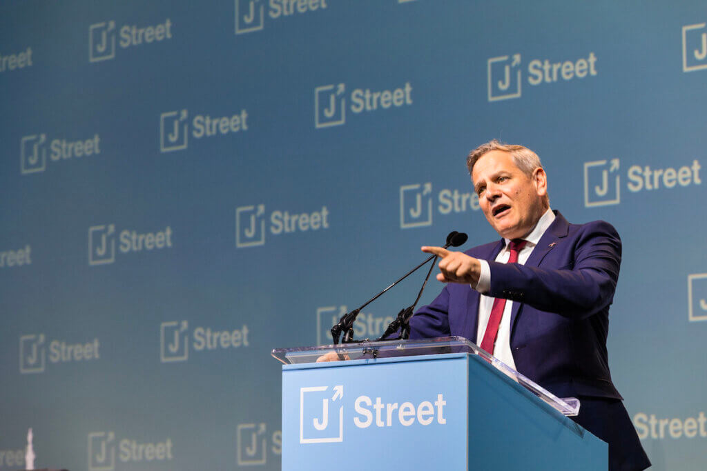 Nitzan Horowitz addresses the 2019 J Street National Conference (Photo: J Street)