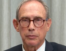 Nachman Shai (Photo: Wikipedia)