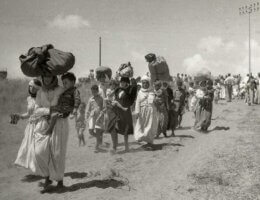 Tantura residents flee their village, May 1948. (Photo Credit: Benno Rothenberg / Meitar Collection, Pritzker Family National Photography Collection, National Library of Israel)