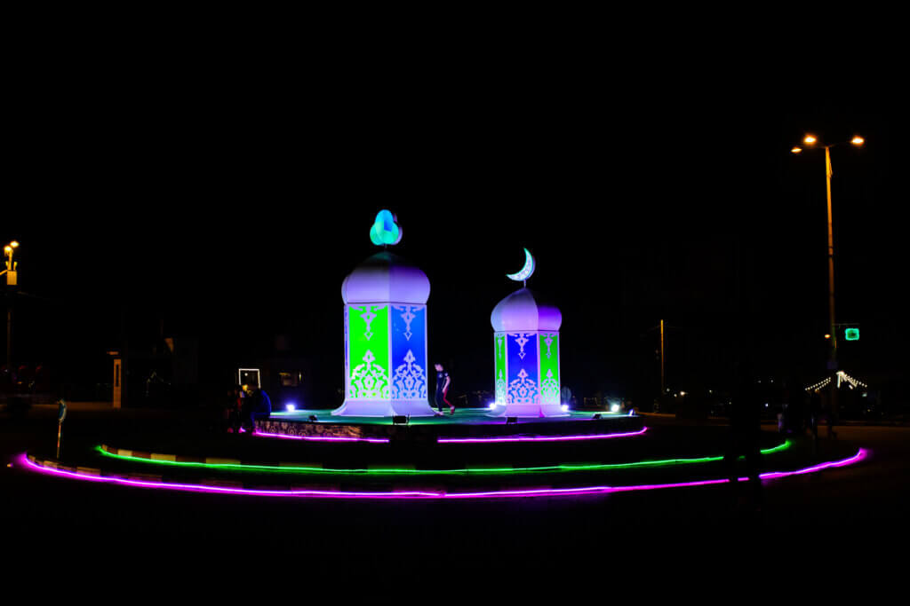 The 17th roundabout in Gaza City is decorated in spirit of the Holy month of Ramadan. Gaza, April 6, 2022