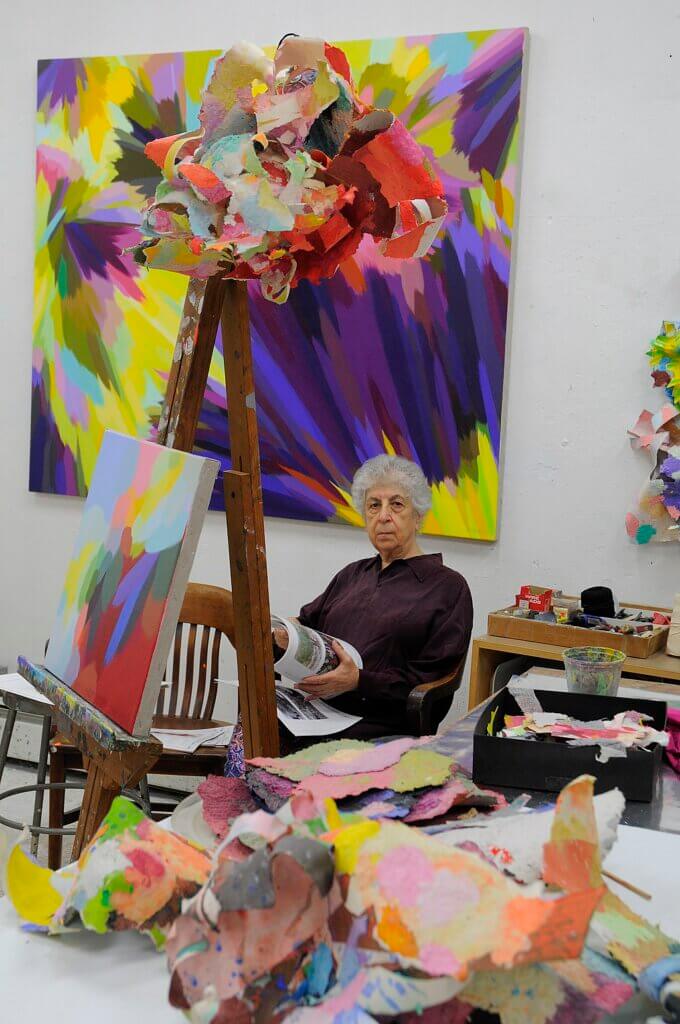 Samia Halaby in her New York City studio, 2016 (Photo: Wikimedia)