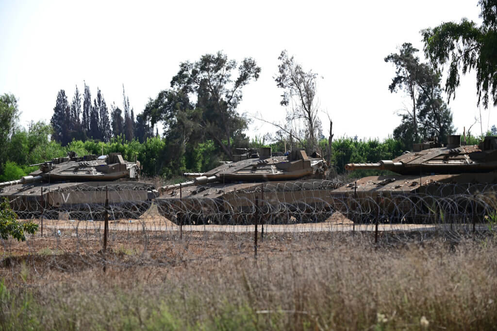 Israeli army tanks on the Gaza border on August 5, 2022. (Photo: Tomer Neuberg/Xinhua via ZUMA Press/APAimages)