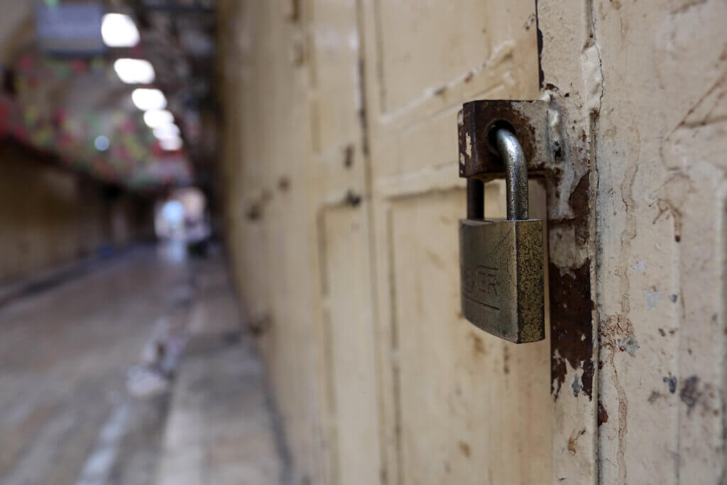 Shops are seen closed during a general strike in Nablus following four Palestinians killed by Israeli forces during a military raid in the West Bank city of Jenin on September 28, 2022. (Photo: Shadi Jarar'ah/APA Images)