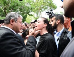 Merav Michaeli of the Labor Party confronts Itamar Ben Gvir of the racist Jewish Power party. "In the face of racism and incitement," Michaeli wrote on twitter in posting this photo, Sept. 21, 2022. Photo credit: Avshalom Sassooni