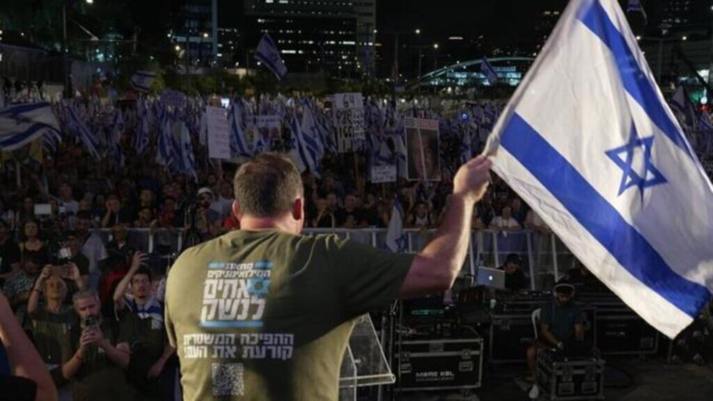 A promotional still from the '60 Minutes' report on the Israeli judicial protest movement that aired on September 17, 2023. (Image: CBS News)