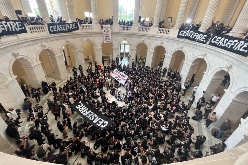 Hundreds of Jewish activists demand Gaza ceasefire in the U.S. Capitol Building in Washington DC, October 28, 2023 (Photo: IfNotNow Twitter)