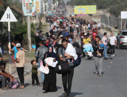 Palestinians flee to the southern Gaza Strip on Salah al-Din Street in Bureij, Gaza Strip, on Wednesday, November 8, 2023. (Photo: Stringer / APA Images)