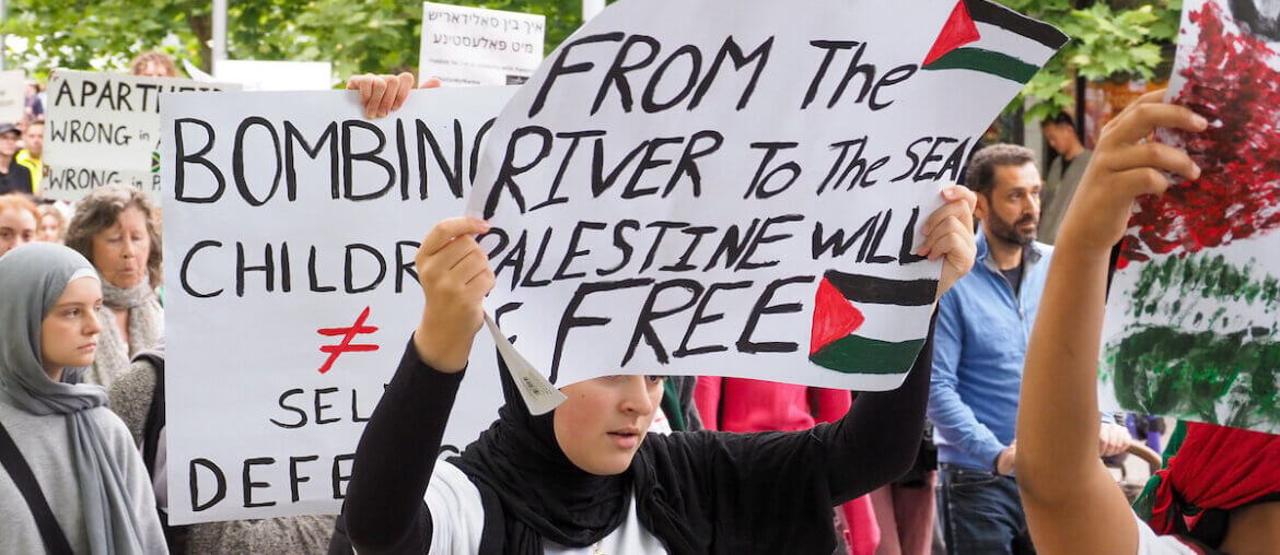 Protesters in Canberra, Australia gather in solidarity with Palestine and call for an immediate ceasefire in Gaza, November 4, 2023. (Photo: Leo Bild/Flickr)