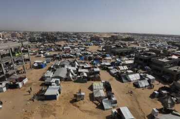 A camp for internally displaced Palestinians near the border with Egypt, Rafah, May 9, 2024. (Photo: Omar Ashtawy/APA Images)