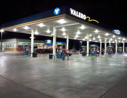 Valero convenience store and gas station in San Antonio, TX. (Photo: Wikimedia)