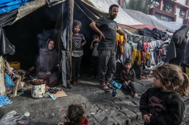 A Palestinian family in a makeshift tent in Rafah, March 28, 2024 (Photo: © Abed Rahim Khatib/dpa via ZUMA Press/APA Images)