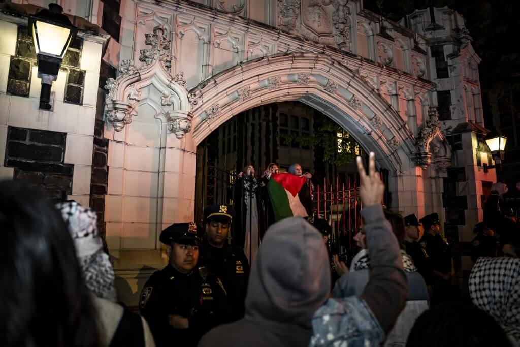The City College of New York on the night of the police raid of the campus on April 30, 2024. (Photo: Luigi Morris @luigiwmorris)