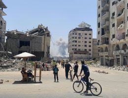 Plumes of smoke rise from an area targeted by Israeli bombardment in the eastern Shuja'iyya neighbouhood in Gaza City, July 4, 2024. (Photo: Hadi Daoud /APA Images)