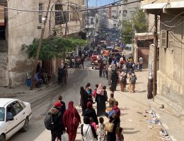 Residents flee after the Israeli army launched heavy air and artillery attacks in Gaza City, October 6, 2024. (Photo: Hadii Daoud/APA Images)