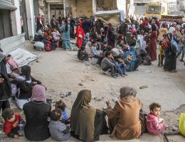 Displaced Palestinians ordered by the Israeli military to evacuate the northern part of Gaza flee amid an Israeli military operation in Jabalia, October 25, 2024. (Photo: © Mahmoud Issa/Quds Net News via ZUMA Press Wire/APA Images)