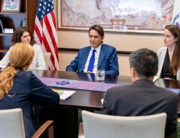 FILE: Amos Hochstein, center, meets with USAID officials on August 3, 2022 (Photo: USAID/Flickr)