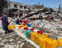 Displaced Palestinians line up to fill water containers in Gaza City on April 22, 2024. (Photo: Khaled Daoud/APA Images)