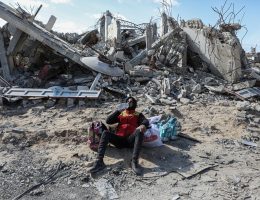 Internally displaced Palestinians inspect their destroyed houses in Rafah, on January 20, 2025. (Photo: Omar Ashtawy/APA Images)