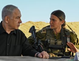 Benjamin Netanyahu visits Israeli soldiers in the Karakal Battalion on the border with Gaza, November 13, 2023. (Photo: Israel National Photo Collection)
