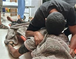 Bodies arrive at Nasser Hospital in Kha Younis following Israeli airstrikes on tent encampments, May 20, 2025. (Photo: Moaz Abu Taha/APA Images)
