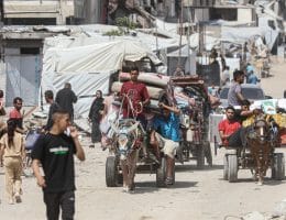 Palestinian residents fleeing toward the south following heavy Israeli attacks on Jabalia in northern Gaza, May 22, 2025. (Photo: Omar Ashtawy/APA Images)