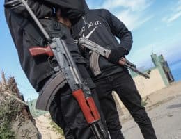Palestinian police take measures set up a checkpoint on al-Rashid Street during the ceasefire between Israel and Hamas, January 26. (Photo: Omar Ashtawy/APA Images)