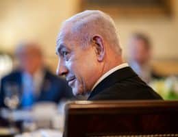 President Donald Trump hosts a bilateral dinner for Israeli Prime Minister Benjamin Netanyahu, Monday, July 7, 2025, in the Blue Room. (Official White House Photo by Daniel Torok)