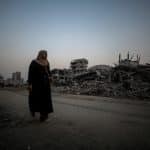 Palestinian families returning to the Shujaiyya neighborhood in eastern Gaza City, continue their lives with limited means among the buildings reduced to rubble by Israeli attacks, on November 4, 2025. (Photo: Omar Ashtawy/APA Images)