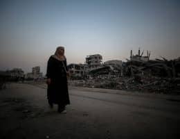 Palestinian families returning to the Shujaiyya neighborhood in eastern Gaza City, continue their lives with limited means among the buildings reduced to rubble by Israeli attacks, on November 4, 2025. (Photo: Omar Ashtawy/APA Images)