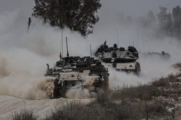 Israeli army tank deploys near the Gaza border, May 20, 2025. (Photo: © Saeed Qaq/ZUMA Press Wire/ZUMA Wire/APA Images)