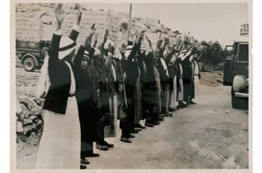 Palestinian revolutionaries caught by the British authorities during the 1936-39 Palestinian revolution. (Photo: Wikimedia Commons)