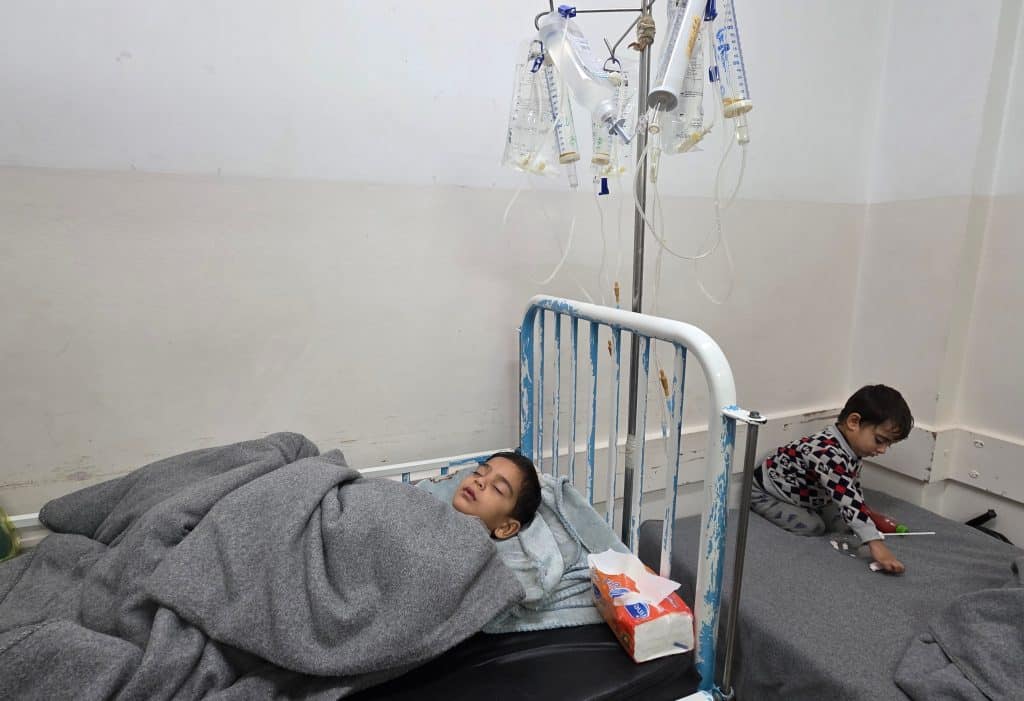 Children with meningitis receive treatment at Nasser Hospital in Khan Younis amid warnings from health authorities of a worrying outbreak of the disease in displacement tents due to severe overcrowding and poor sanitation, January 30, 2026. (Photo: Tariq Mohammad/APA Images)