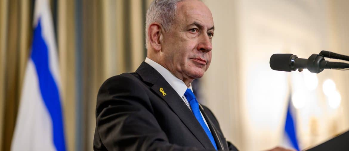 Benjamin Netanyahu holds a joint press conference with Donald Trump announcing the U.S. peace plan for Gaza, Monday, September 29, 2025, in the White House. (Official White House Photo by Daniel Torok)